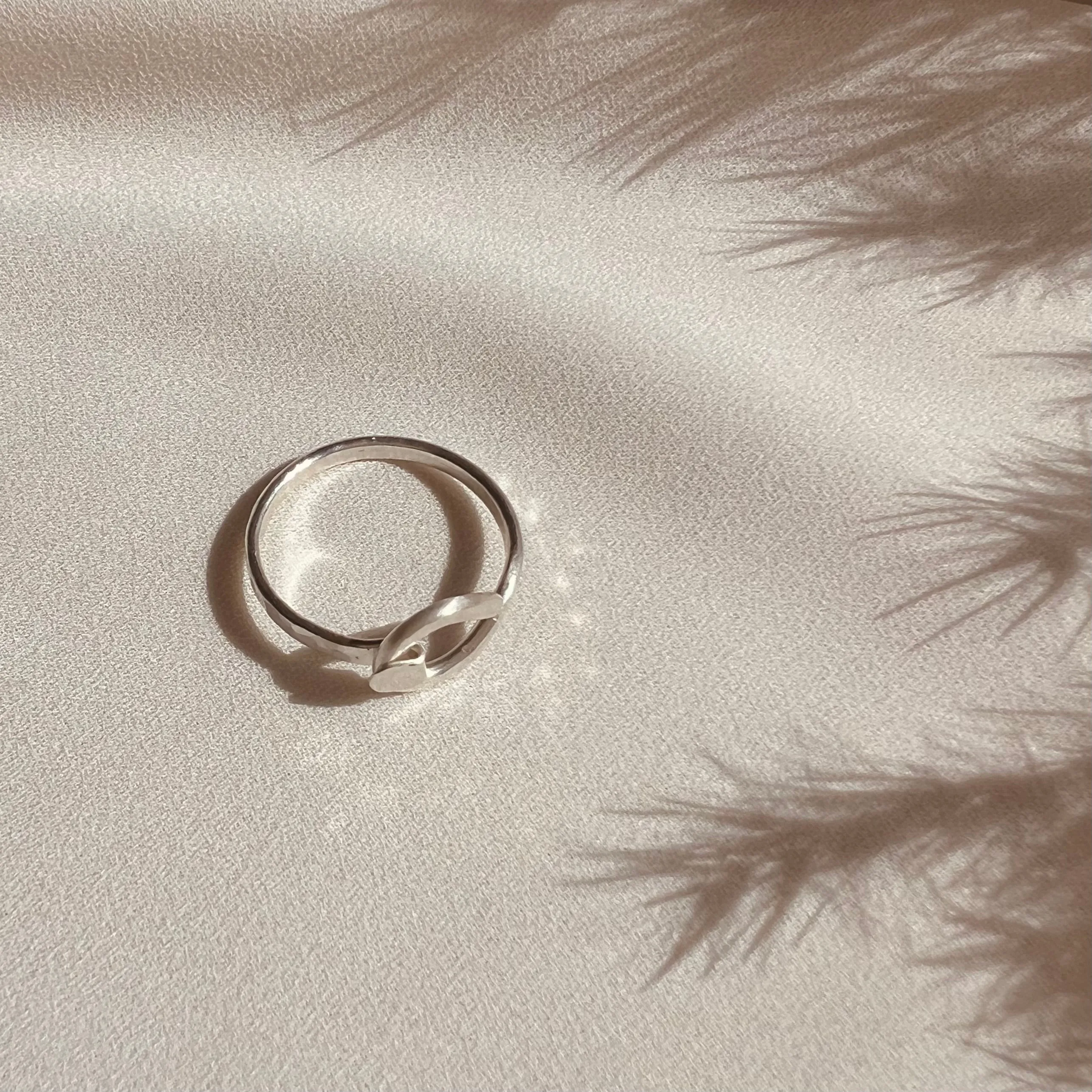 AMOS HOOK RING