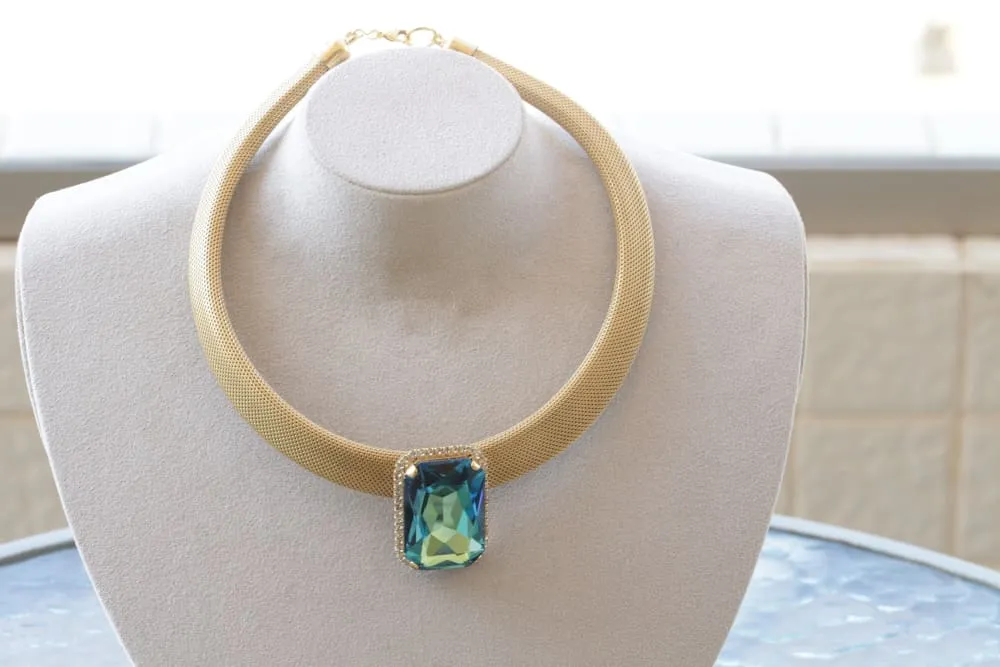 BLUE GOLD NECKLACE