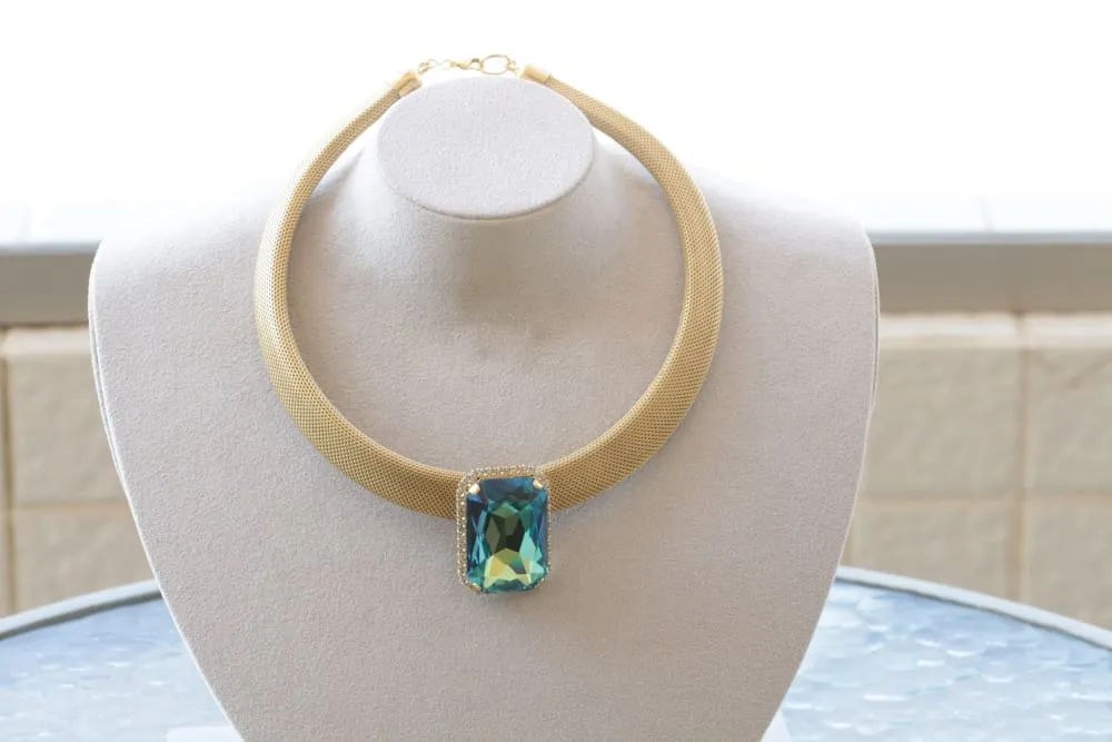 BLUE GOLD NECKLACE