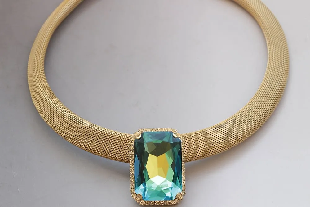 BLUE GOLD NECKLACE