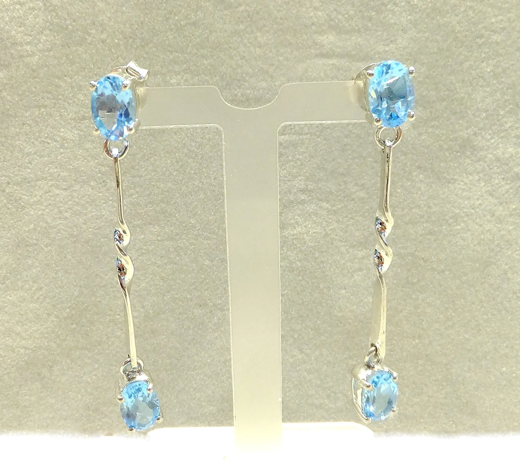 Blue Topaz ad Sterling Silver Drop Earrings