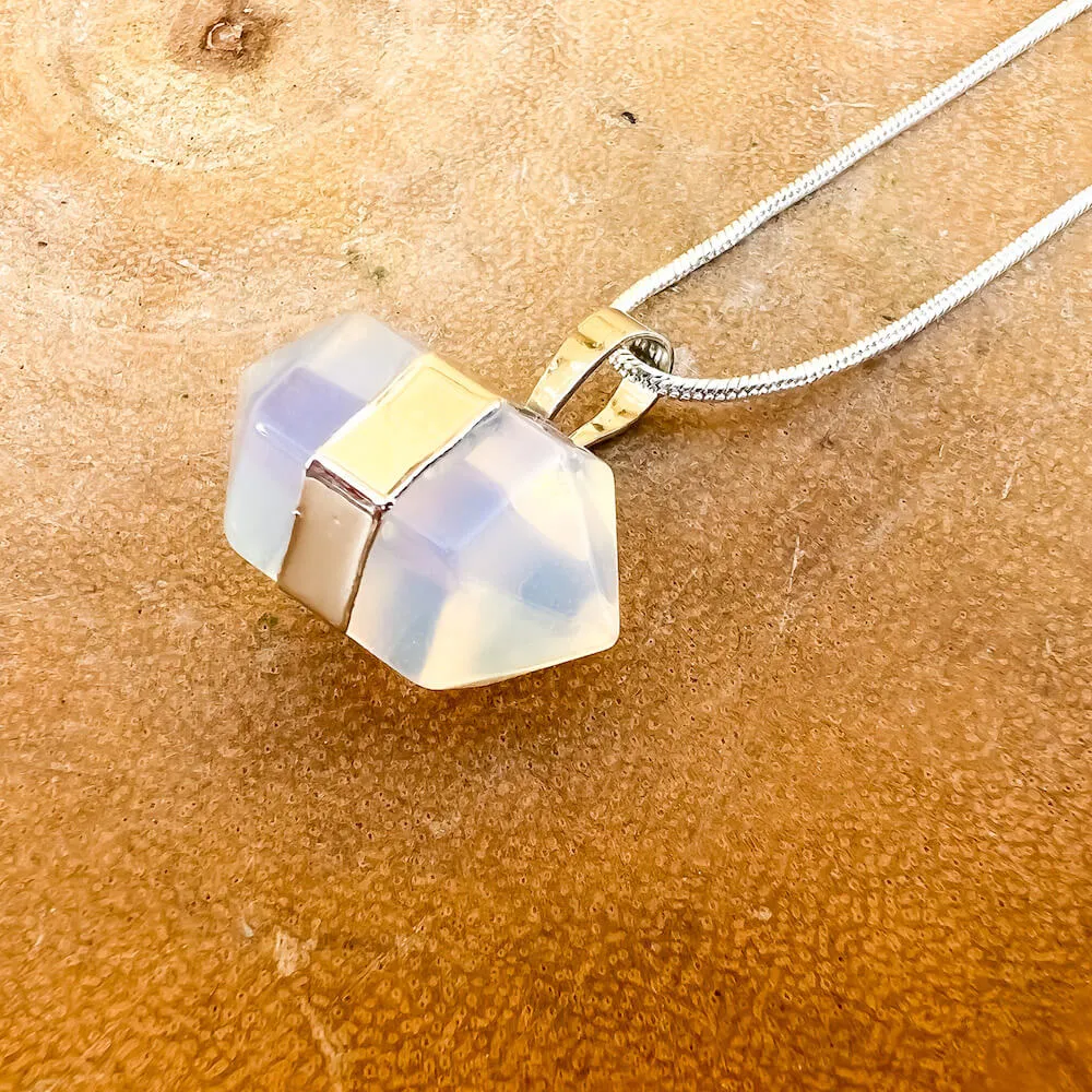 Horizontal Double Point Crystal Necklace