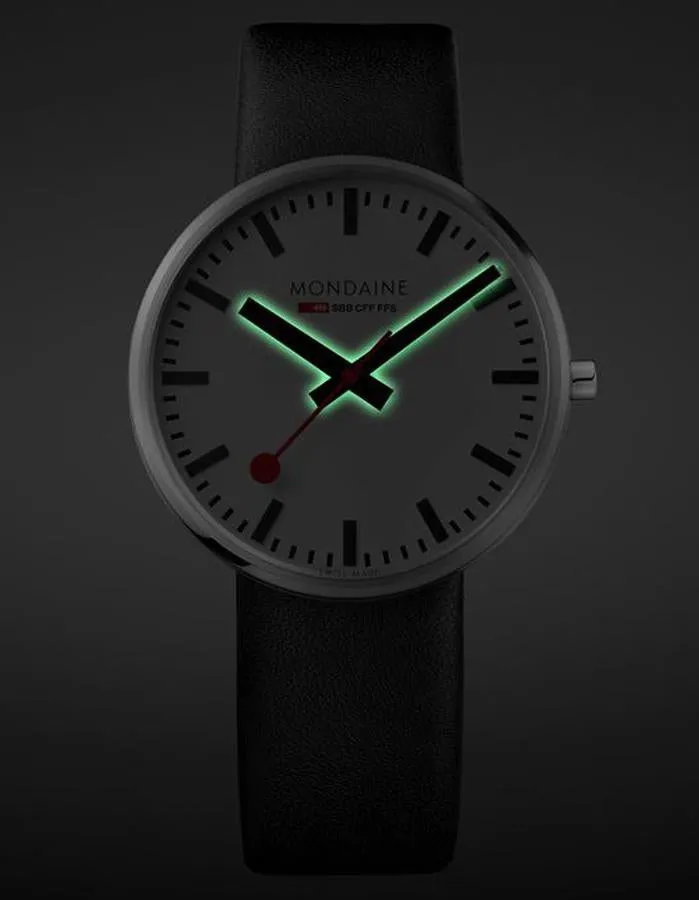 Mondaine Official Swiss Railways Giant Watch - Backlight - 42mm - Black Leather