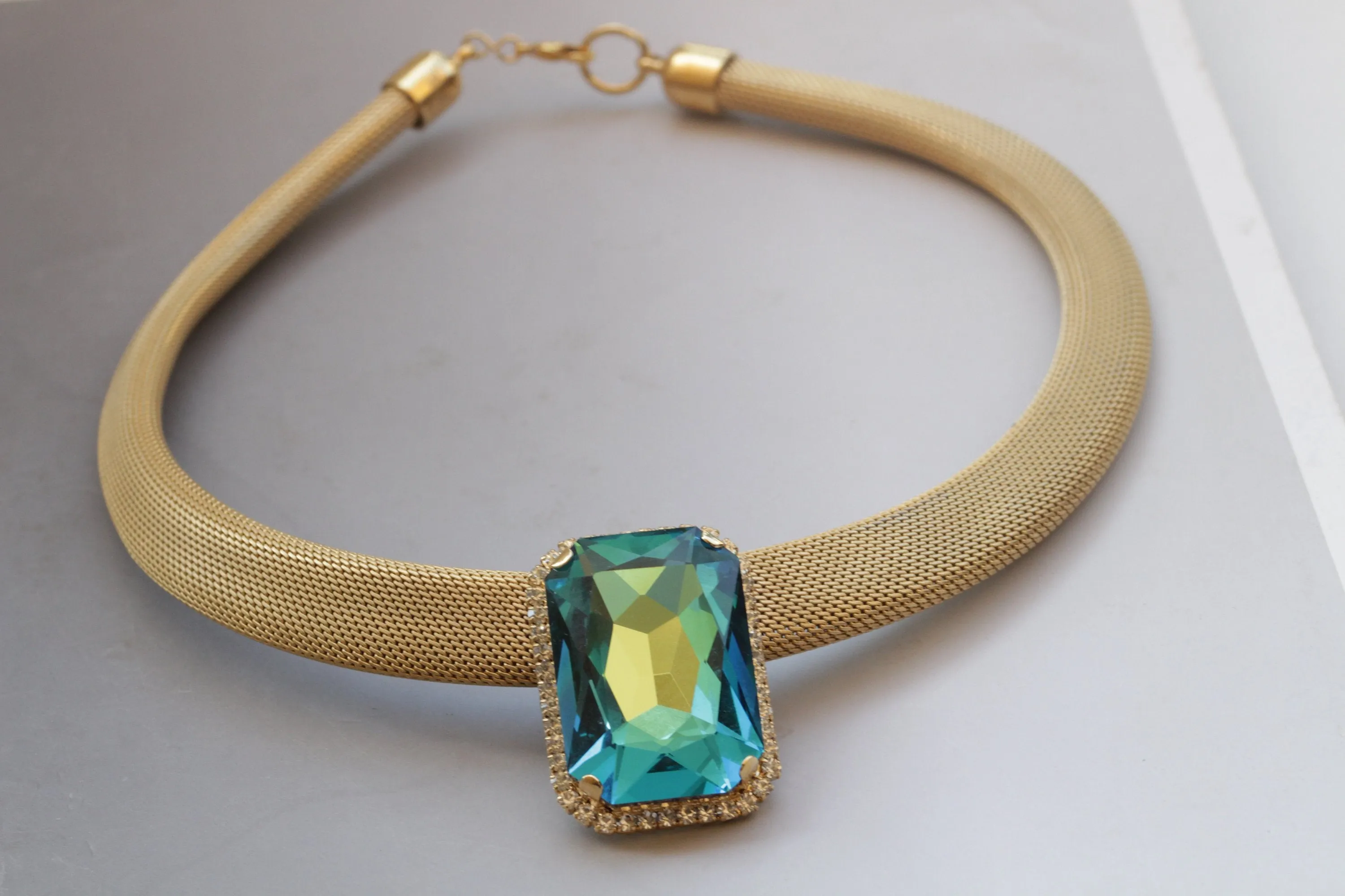 SILVER CHOKER NECKLACE