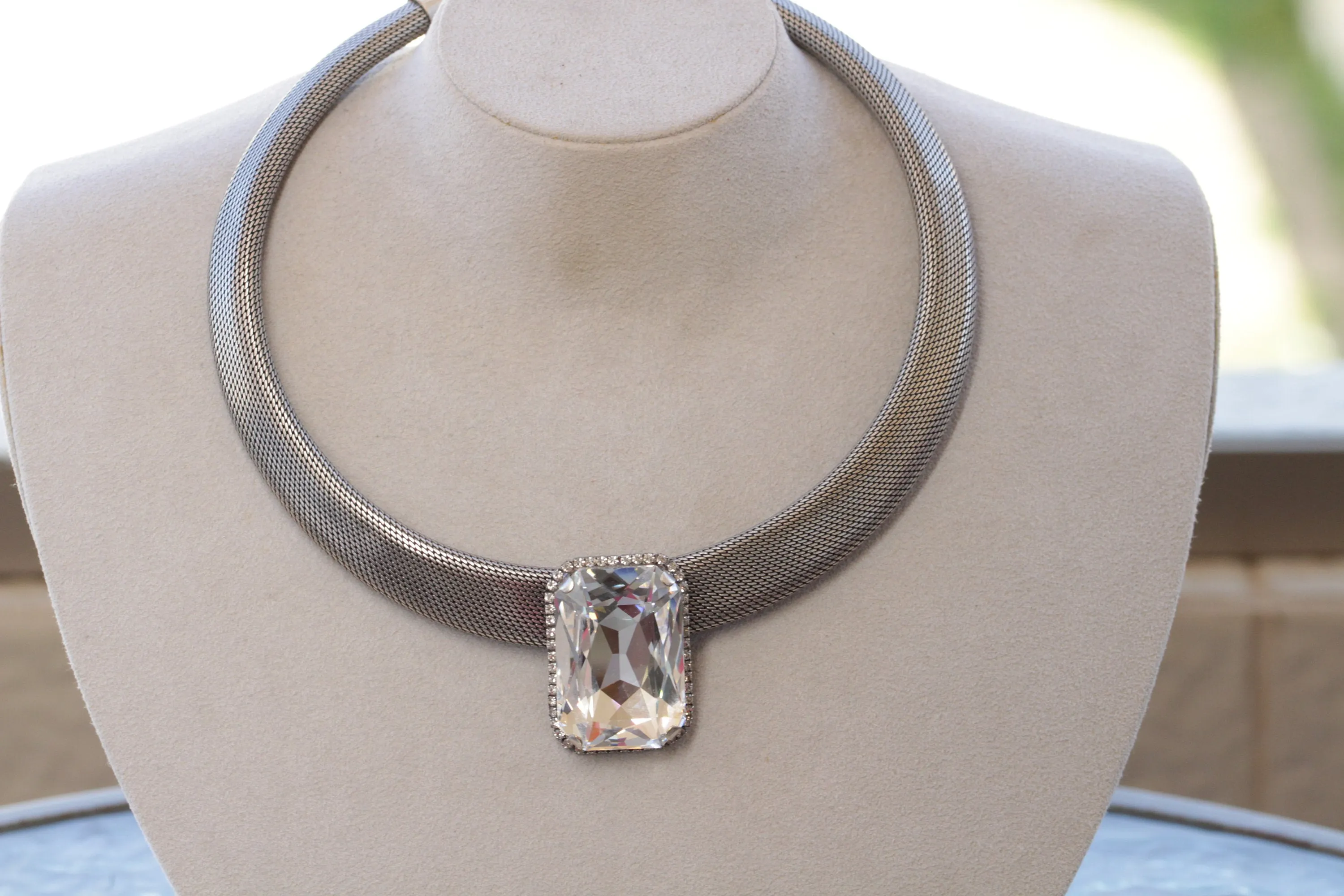 SILVER CHOKER NECKLACE