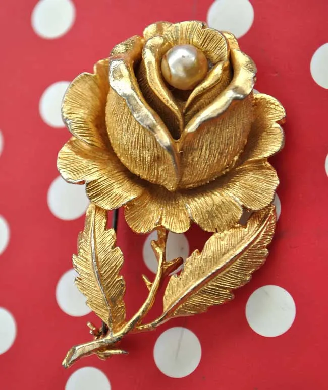 Vintage 50s Rose with Pearl Pin Brooch • 60mm