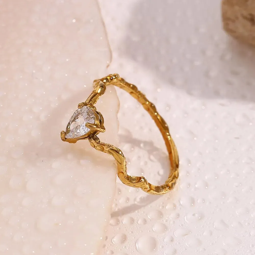 Wave Band Ring with Teardrop Crystal – Elegant Ring for Women